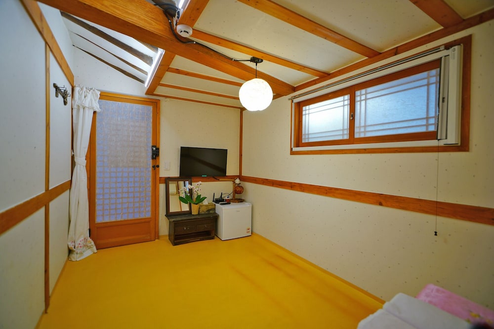 jeonju sky giwa pension