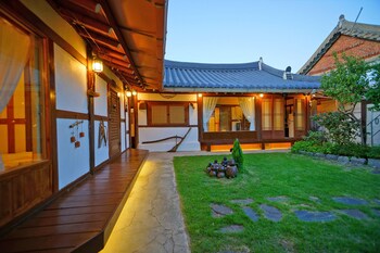 jeonju sky giwa pension