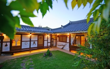 jeonju sky giwa pension