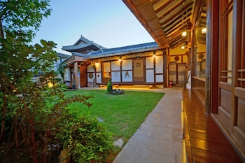 jeonju sky giwa pension