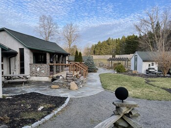 new park event venue and suites