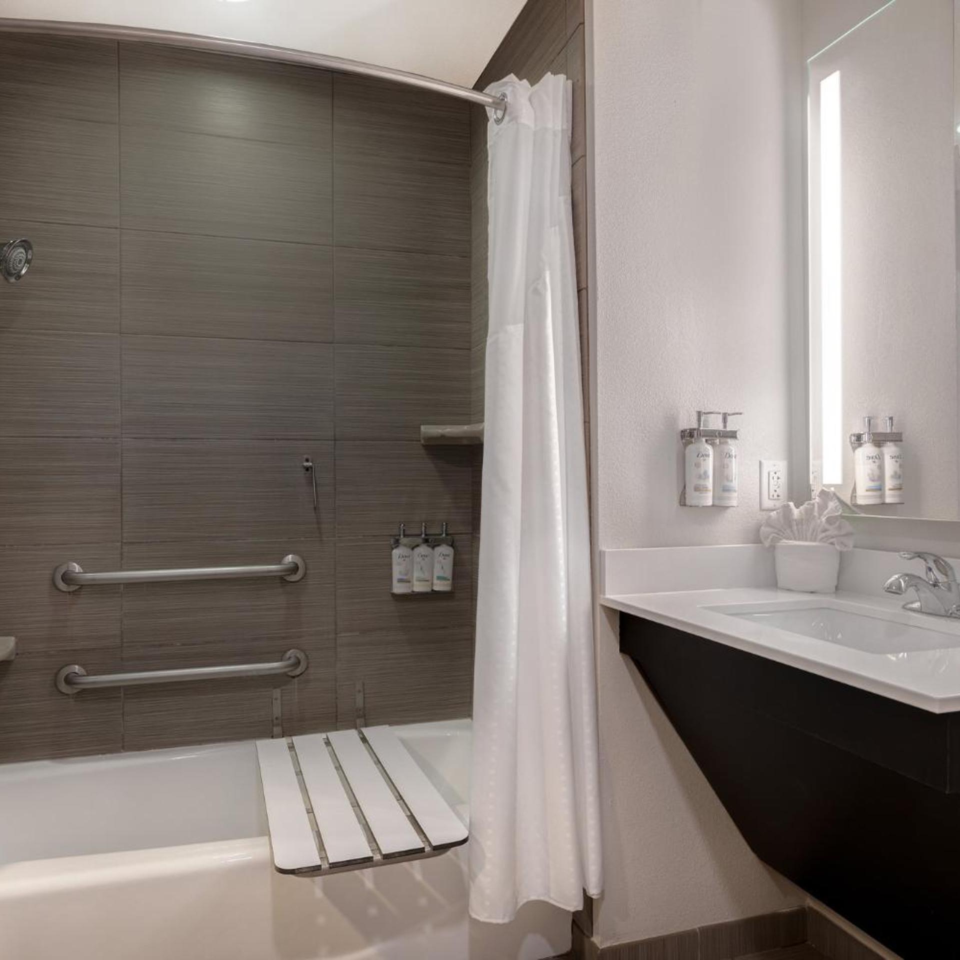 holiday inn express and suites kansas city ku medical center