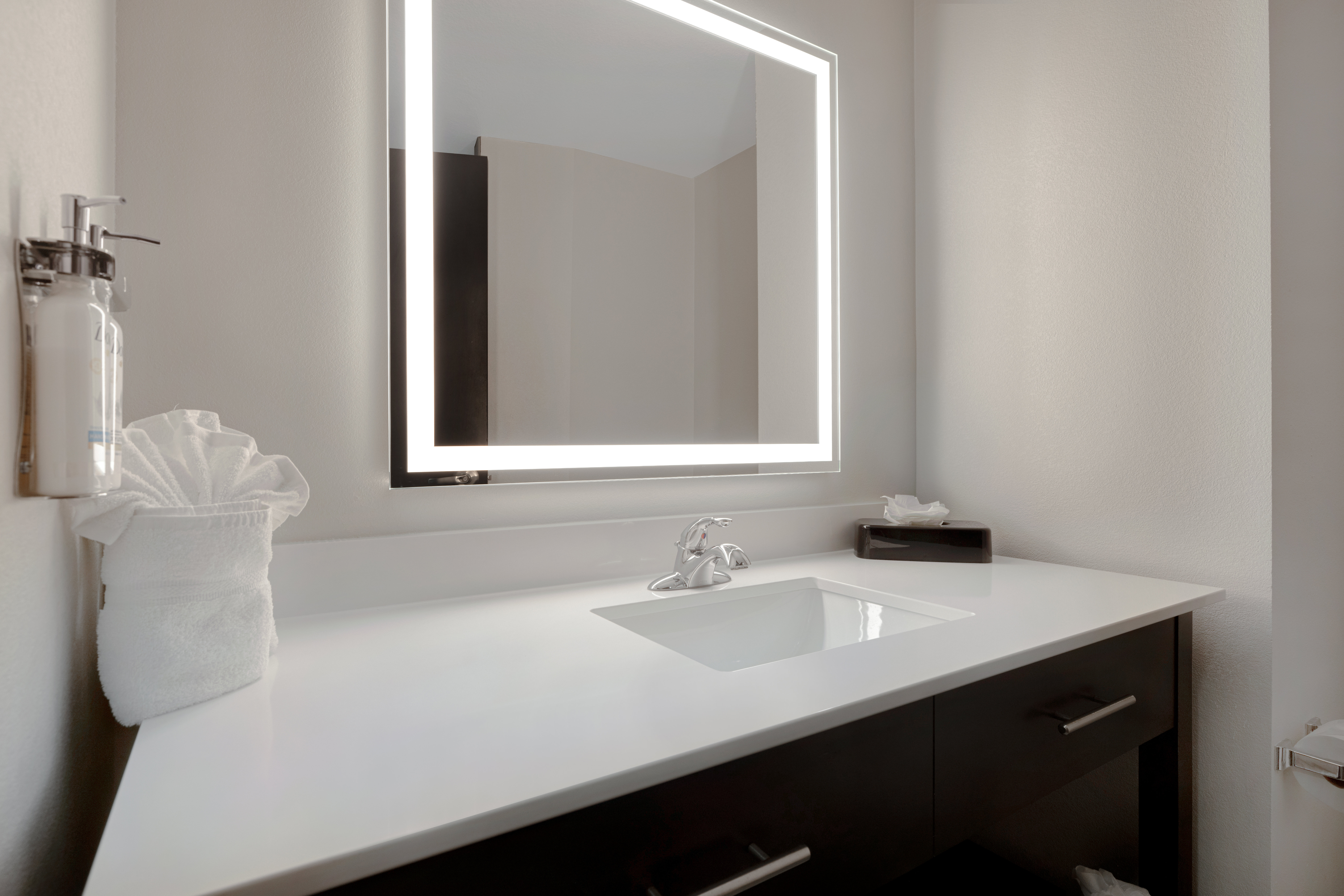 holiday inn express and suites kansas city ku medical center