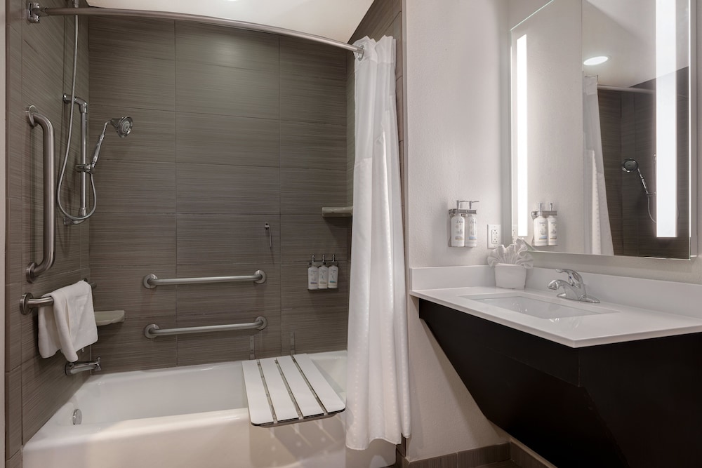 holiday inn express and suites kansas city ku medical center