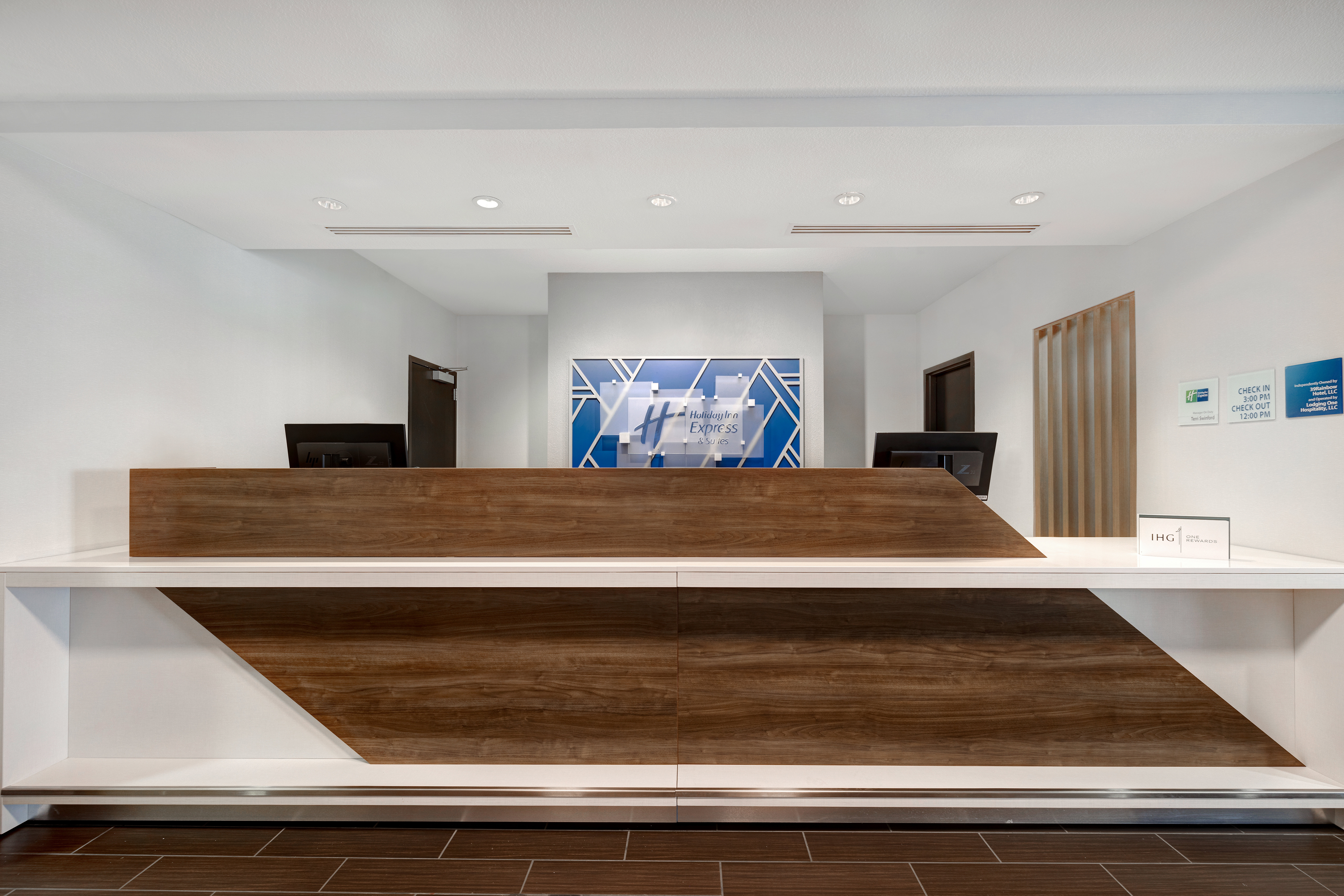holiday inn express and suites kansas city ku medical center