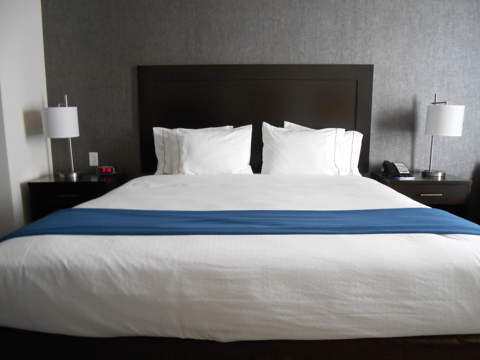 holiday inn express and suites kansas city ku medical center