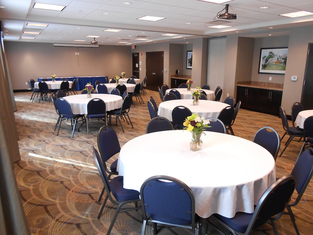 holiday inn express and suites kansas city ku medical center
