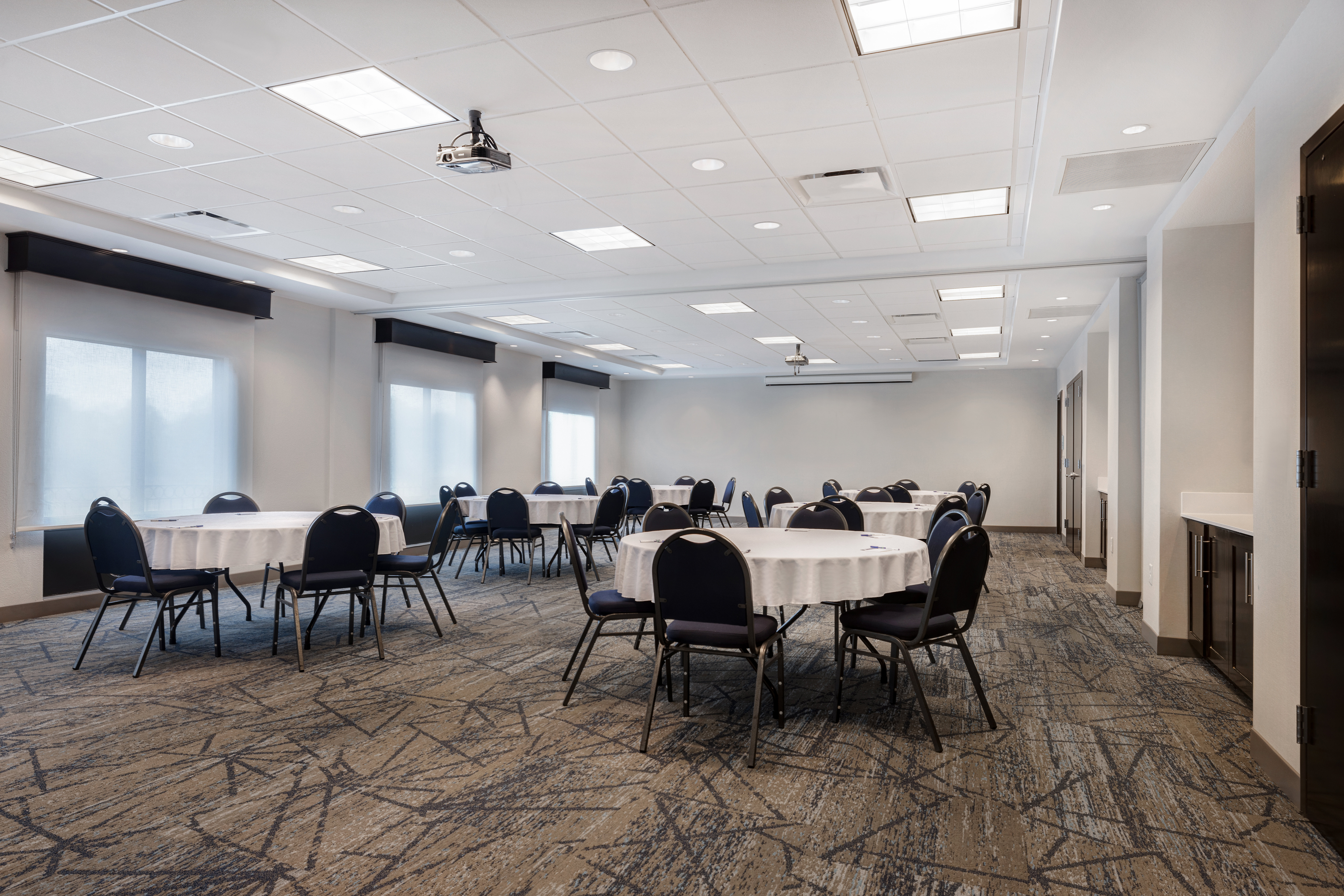 holiday inn express and suites kansas city ku medical center