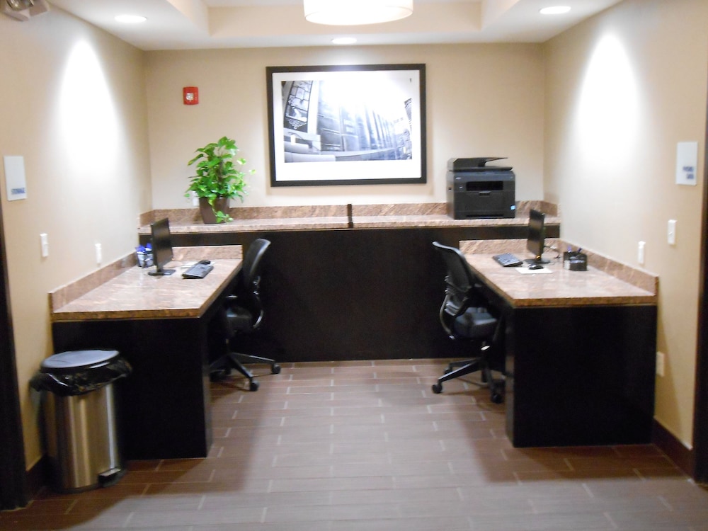 holiday inn express and suites kansas city ku medical center