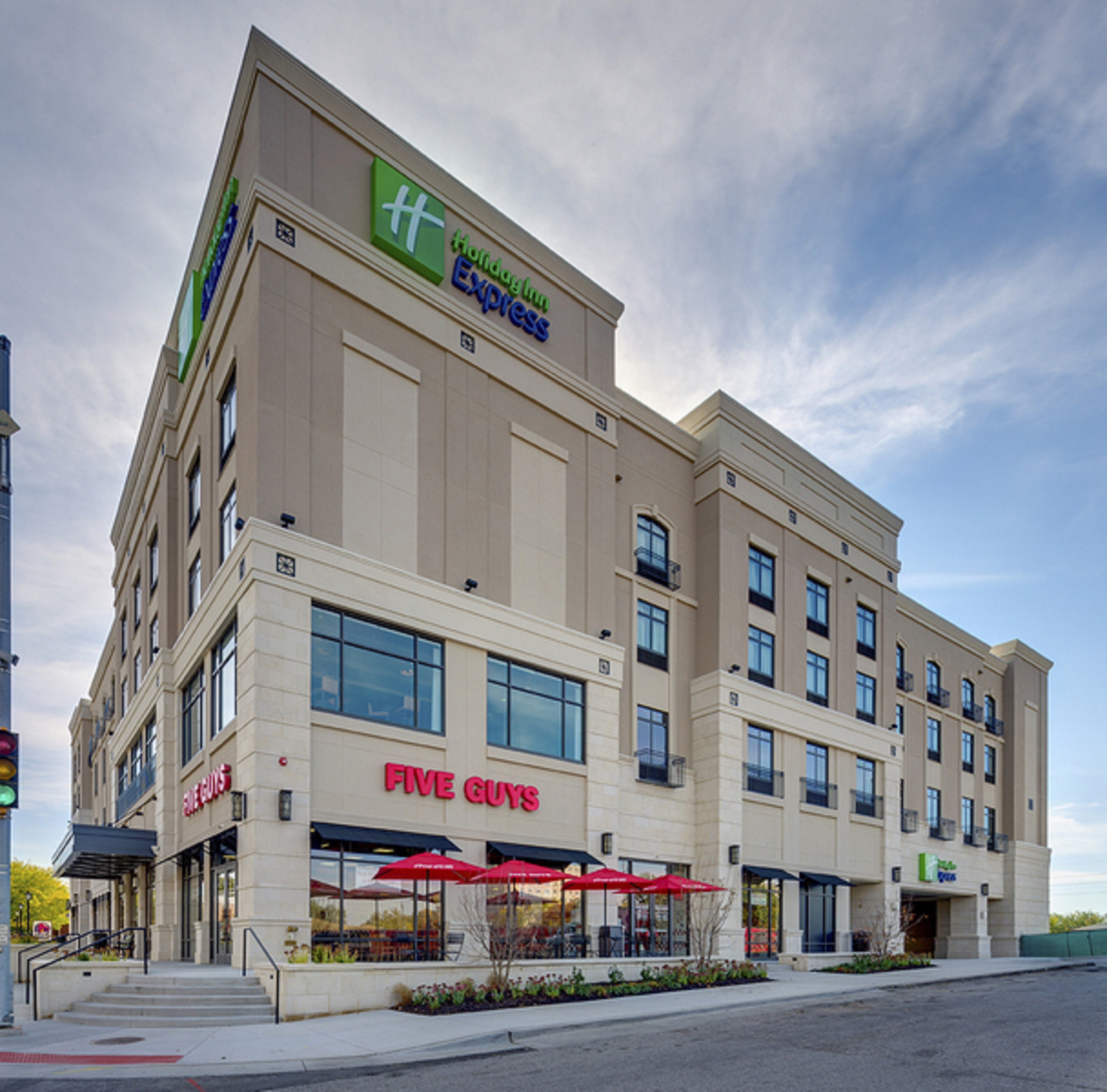 holiday inn express and suites kansas city ku medical center