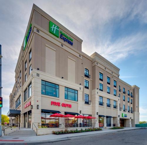 holiday inn express and suites kansas city ku medical center