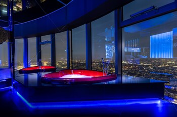 Apartments In Sky Tower With Bathtub Near The Window,Wroclaw>>Krzyki,0 star