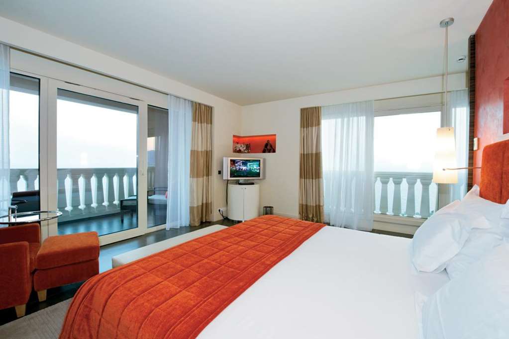 monte carlo bay hotel and resort