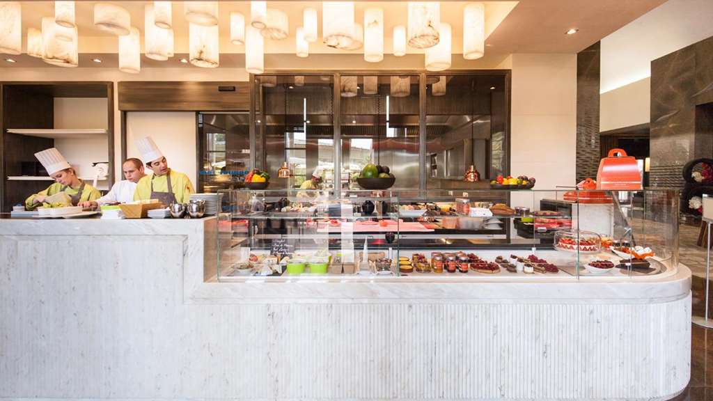 monte carlo bay hotel and resort