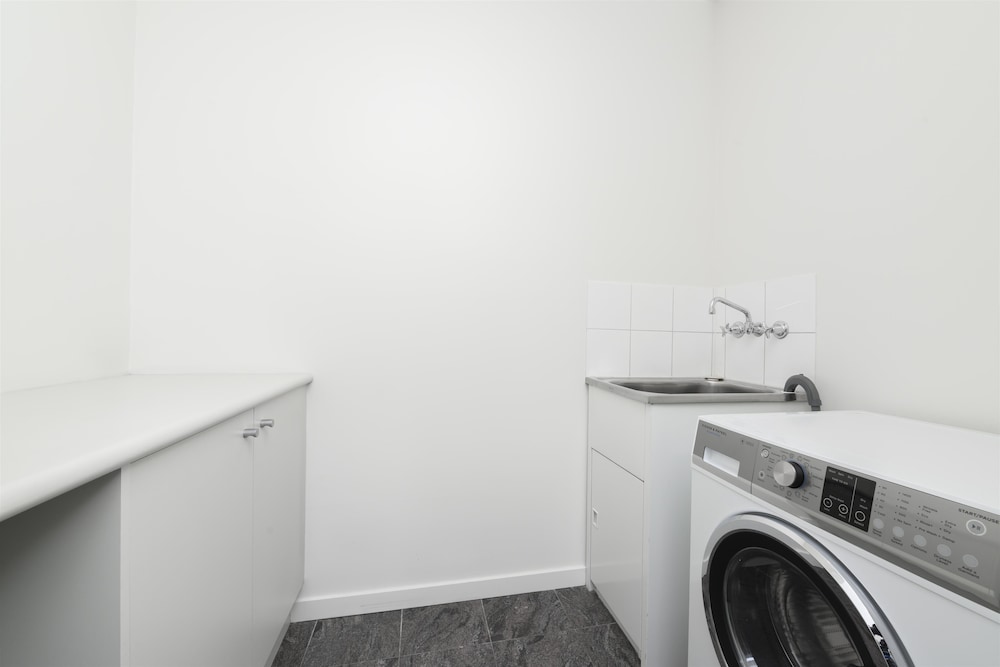 adina apartment hotel melbourne on flinders