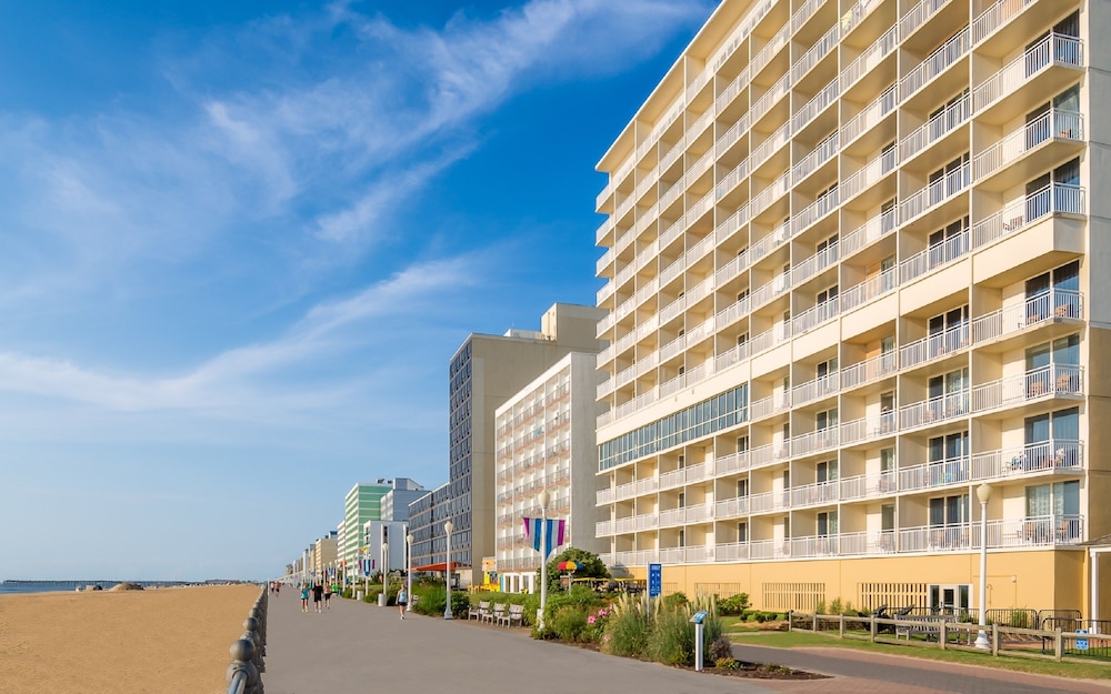 comfort suites beachfront