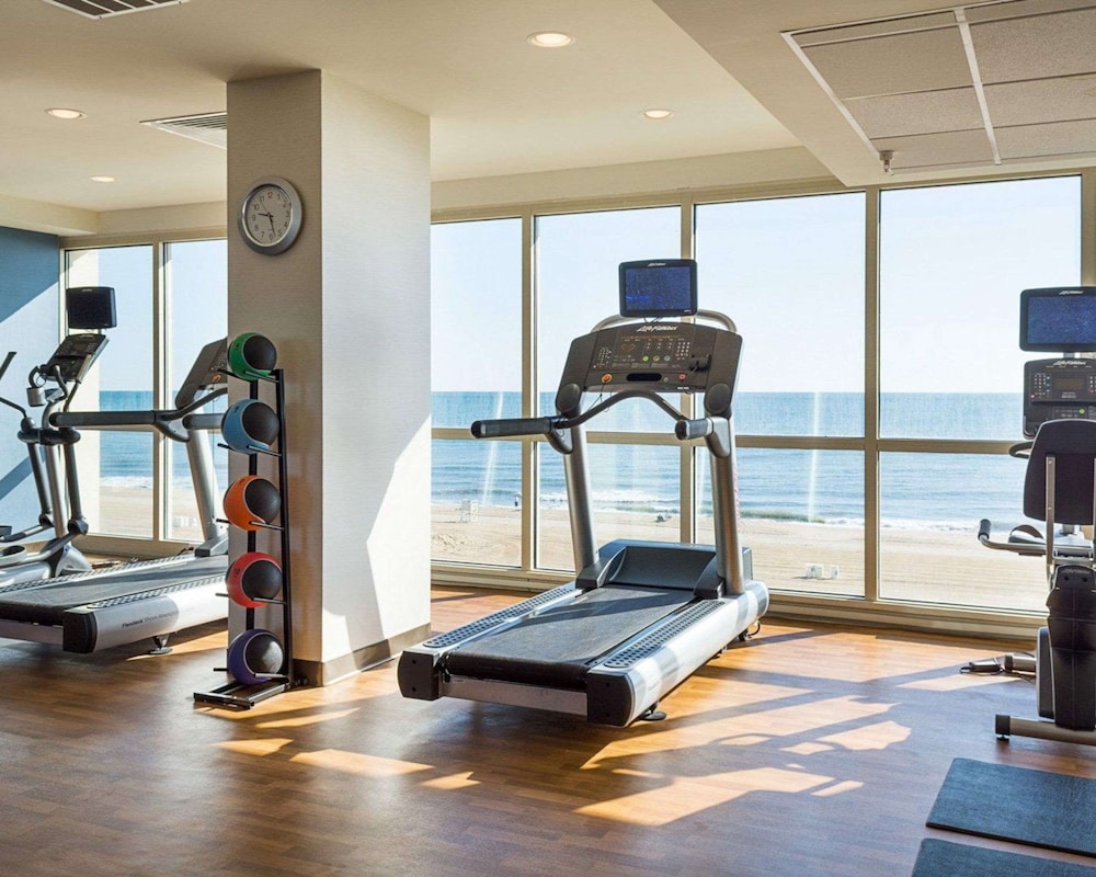comfort suites beachfront