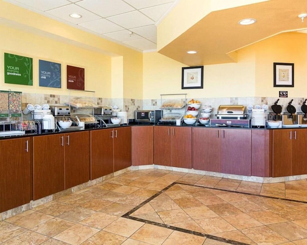 comfort suites beachfront
