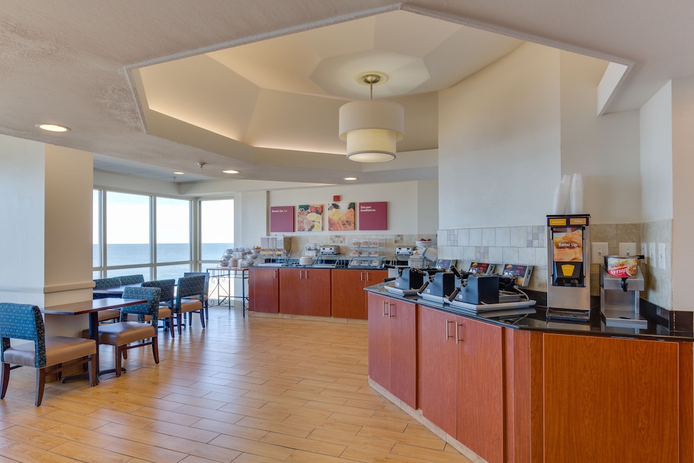 comfort suites beachfront