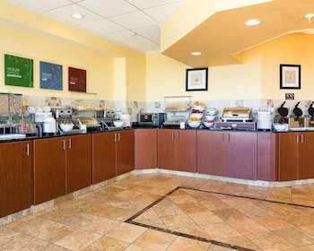 comfort suites beachfront