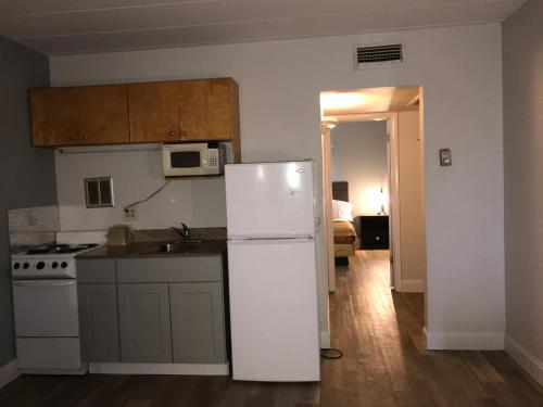 belmont inn and suites