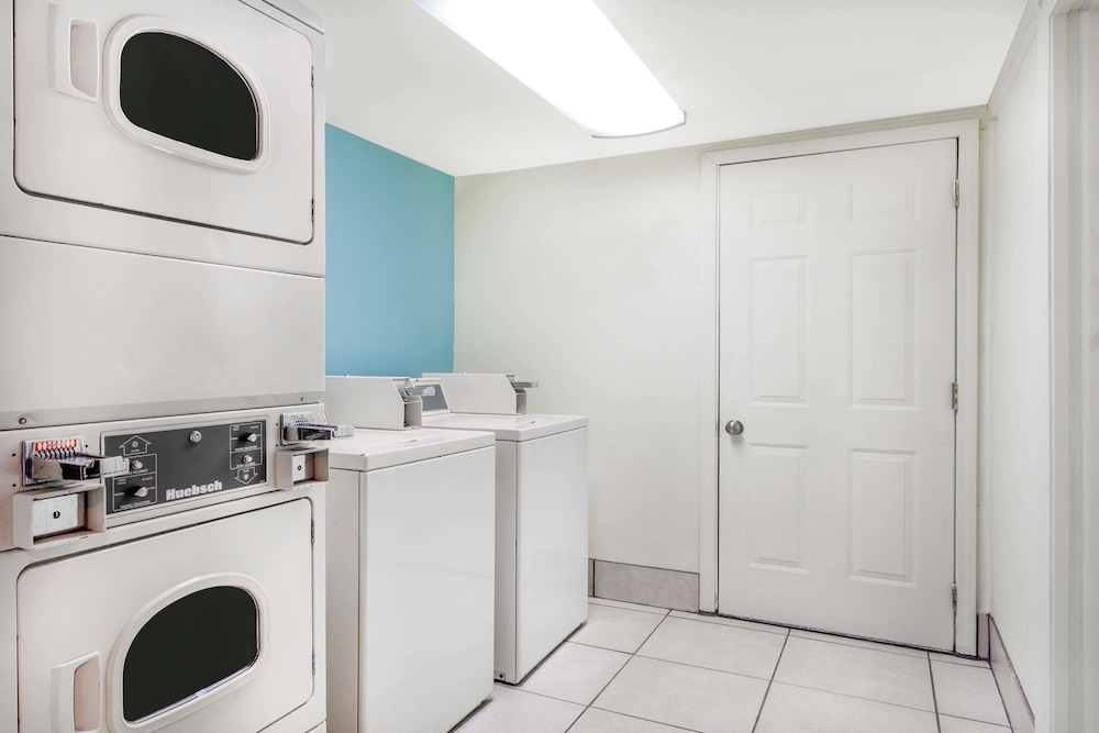 super 8 by wyndham virginia beach oceanfront