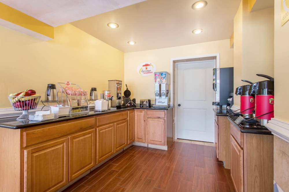 super 8 by wyndham virginia beach oceanfront