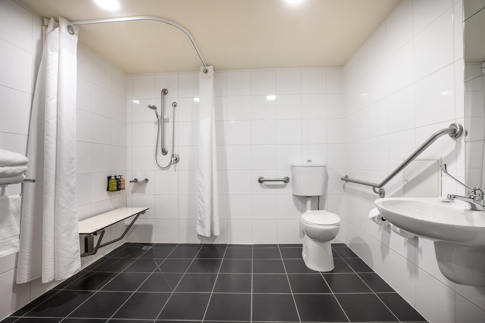holiday inn melbourne airport by ihg