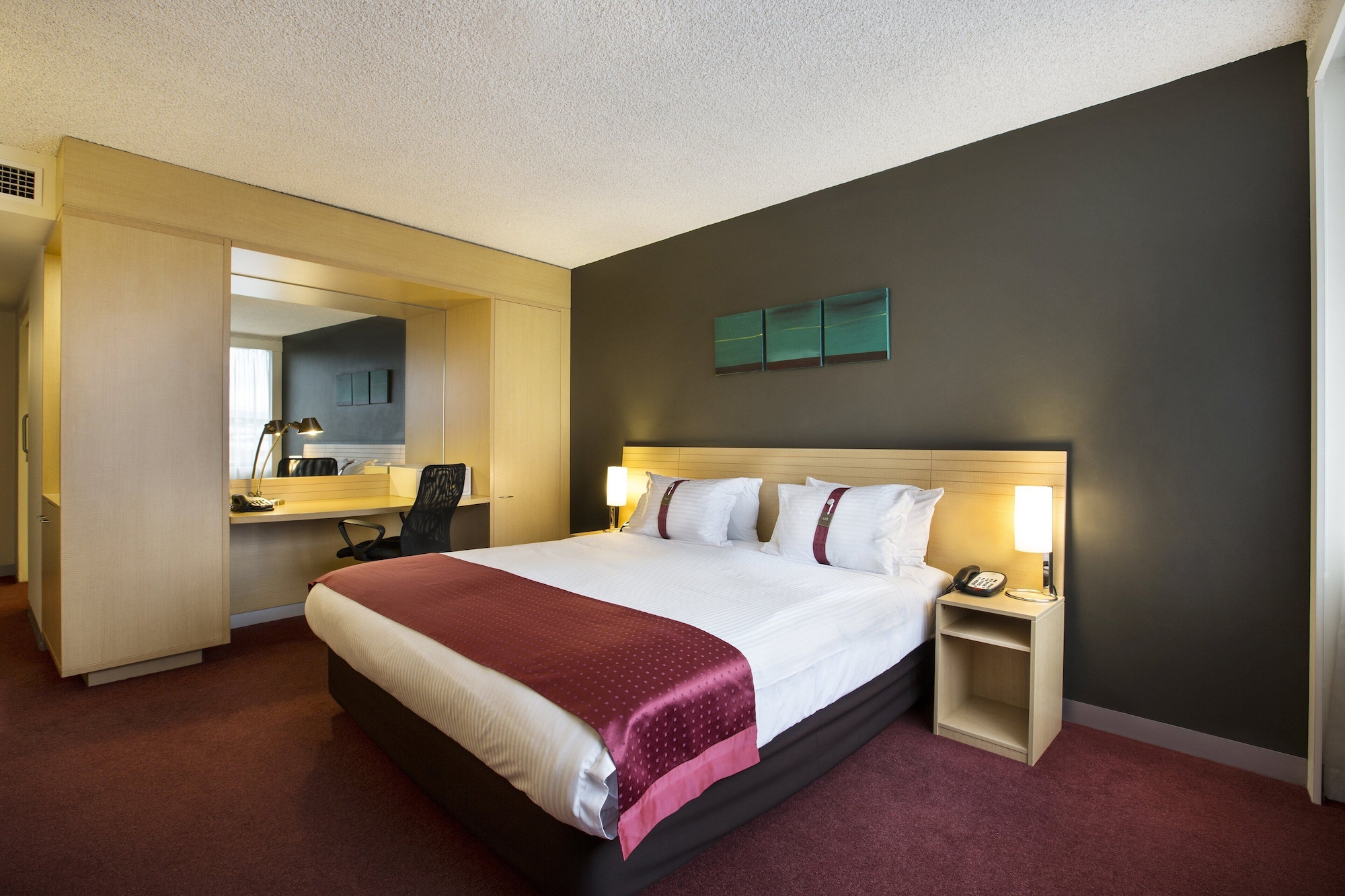 holiday inn melbourne airport by ihg