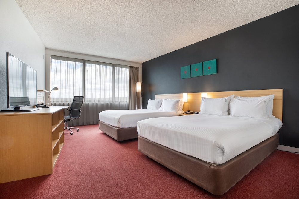 holiday inn melbourne airport by ihg