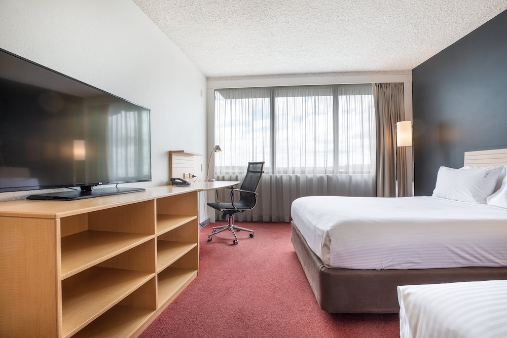 holiday inn melbourne airport by ihg