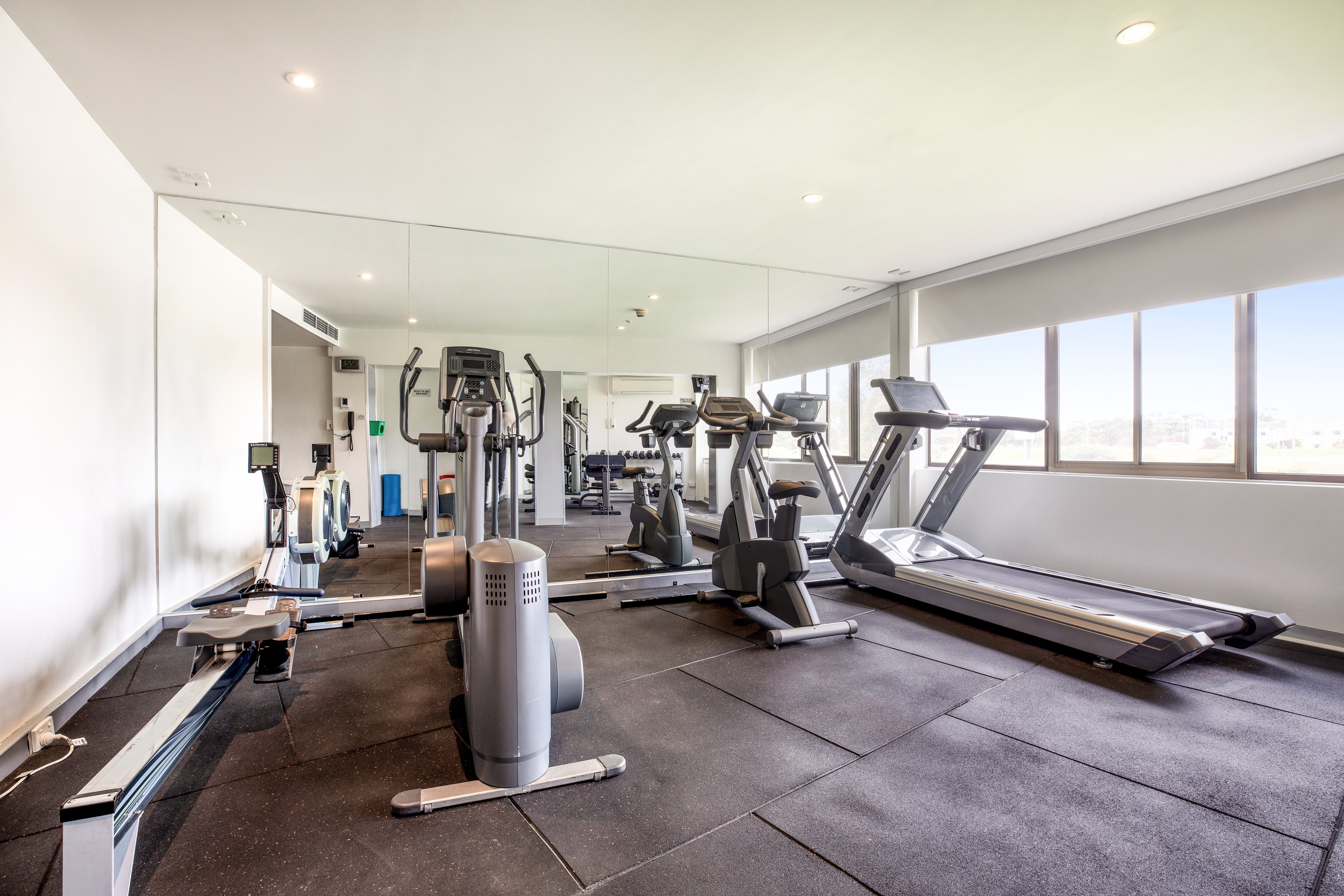 holiday inn melbourne airport by ihg