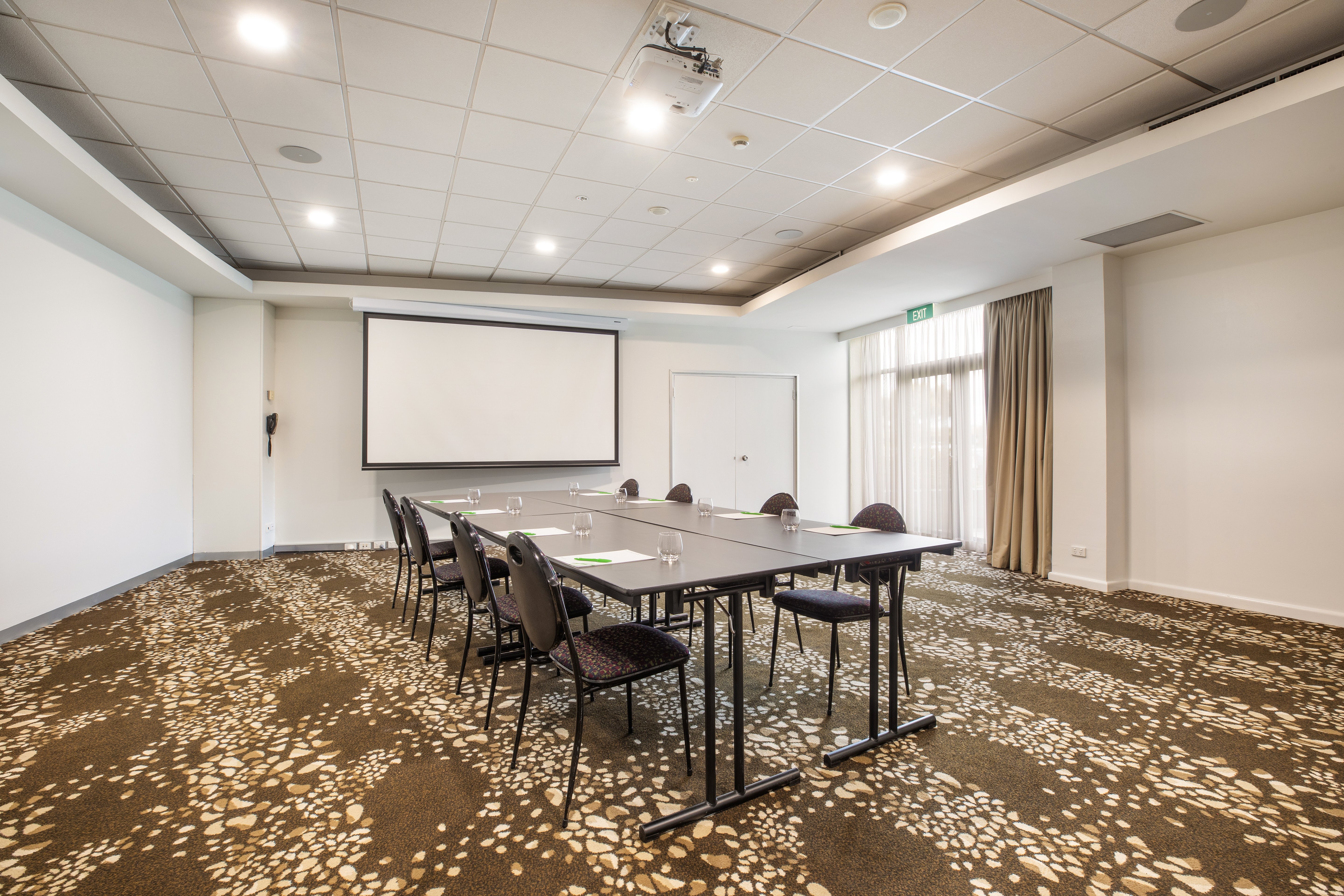 holiday inn melbourne airport by ihg