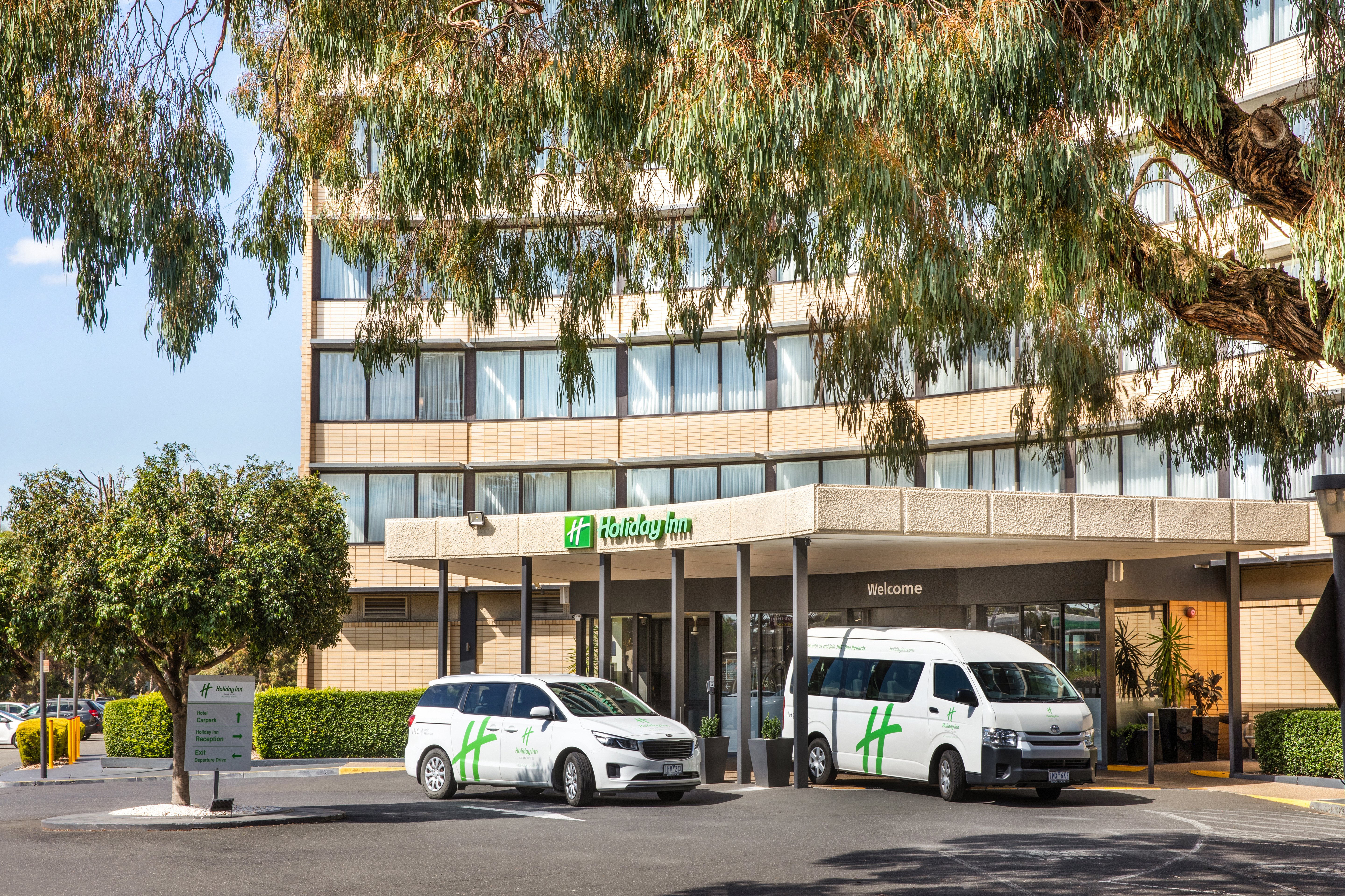 holiday inn melbourne airport by ihg