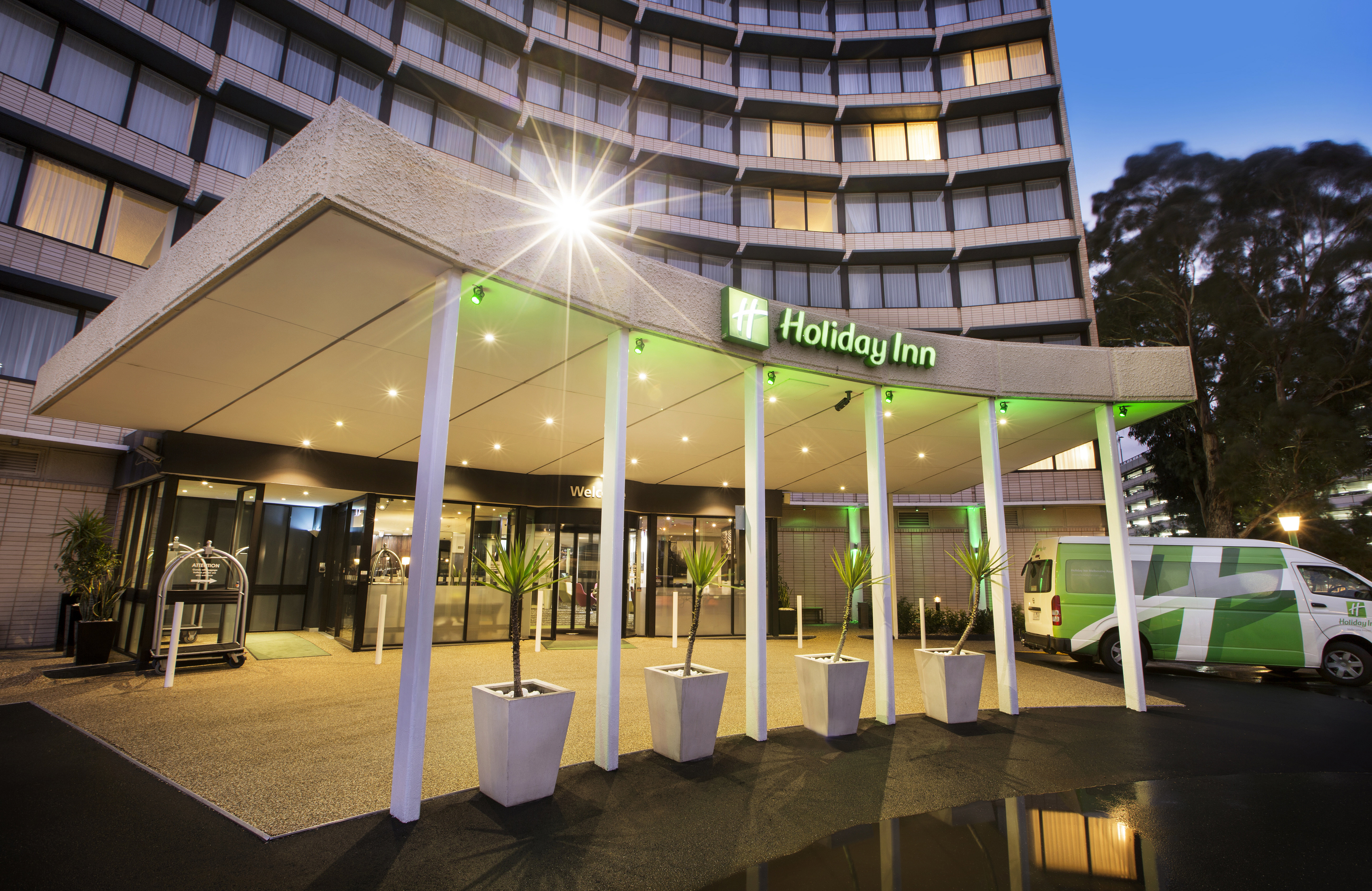 holiday inn melbourne airport by ihg