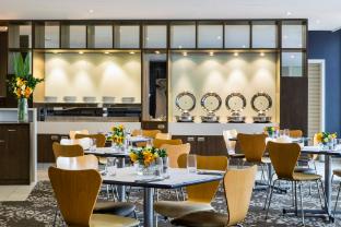 holiday inn melbourne airport by ihg