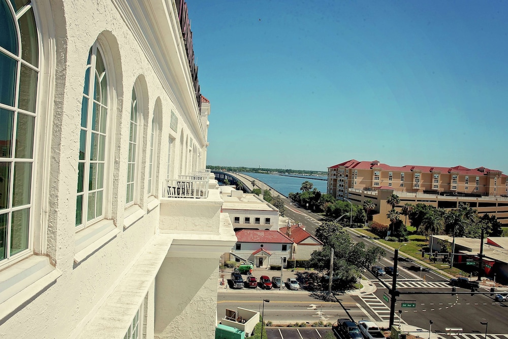 hampton inn and suites bradenton downtown historic district