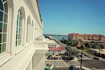 hampton inn and suites bradenton downtown historic district