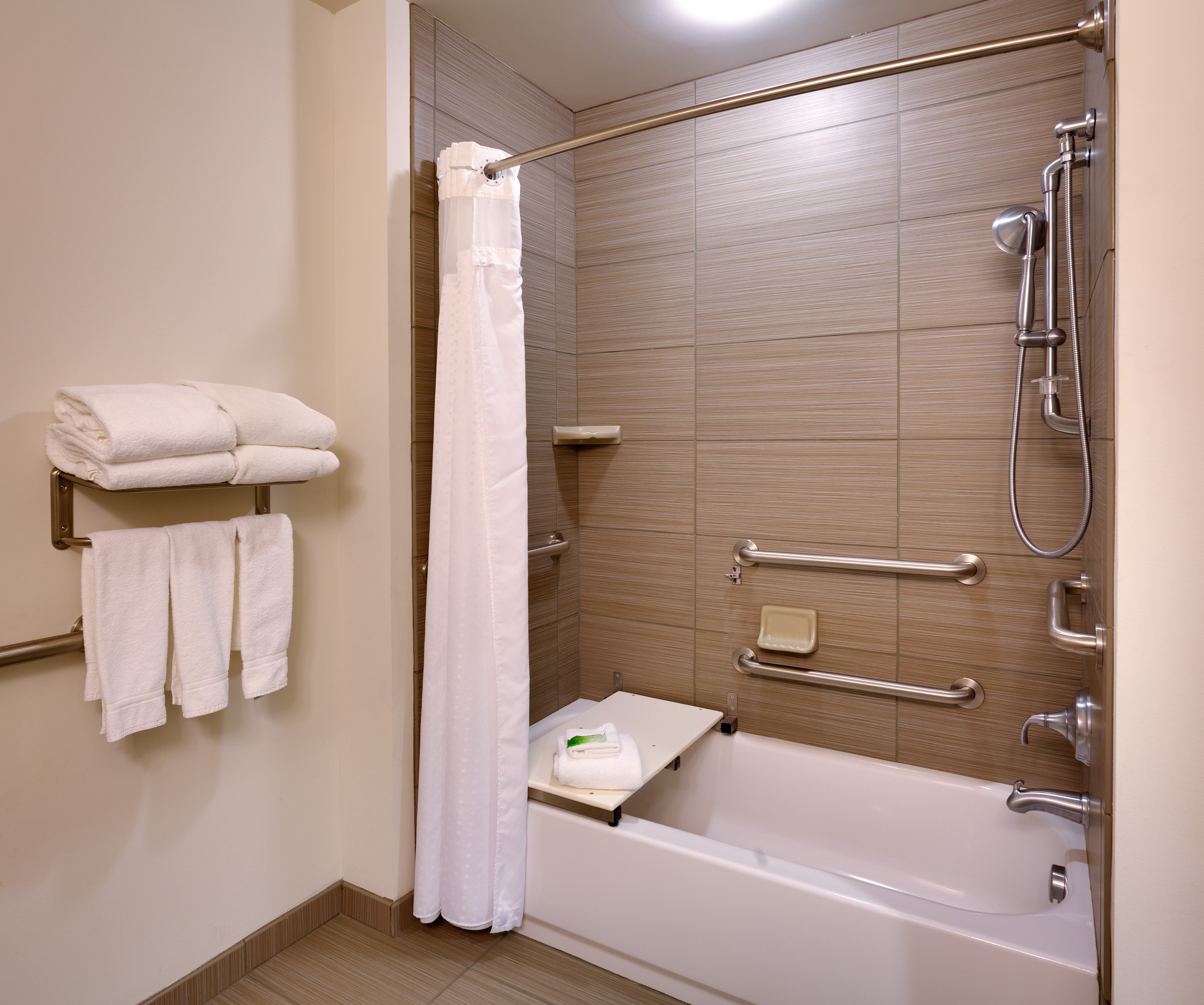 holiday inn express and suites overland park by ihg