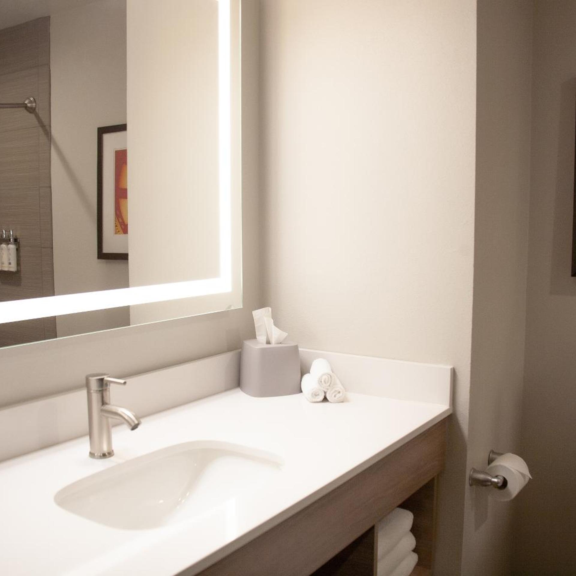 holiday inn express and suites overland park by ihg