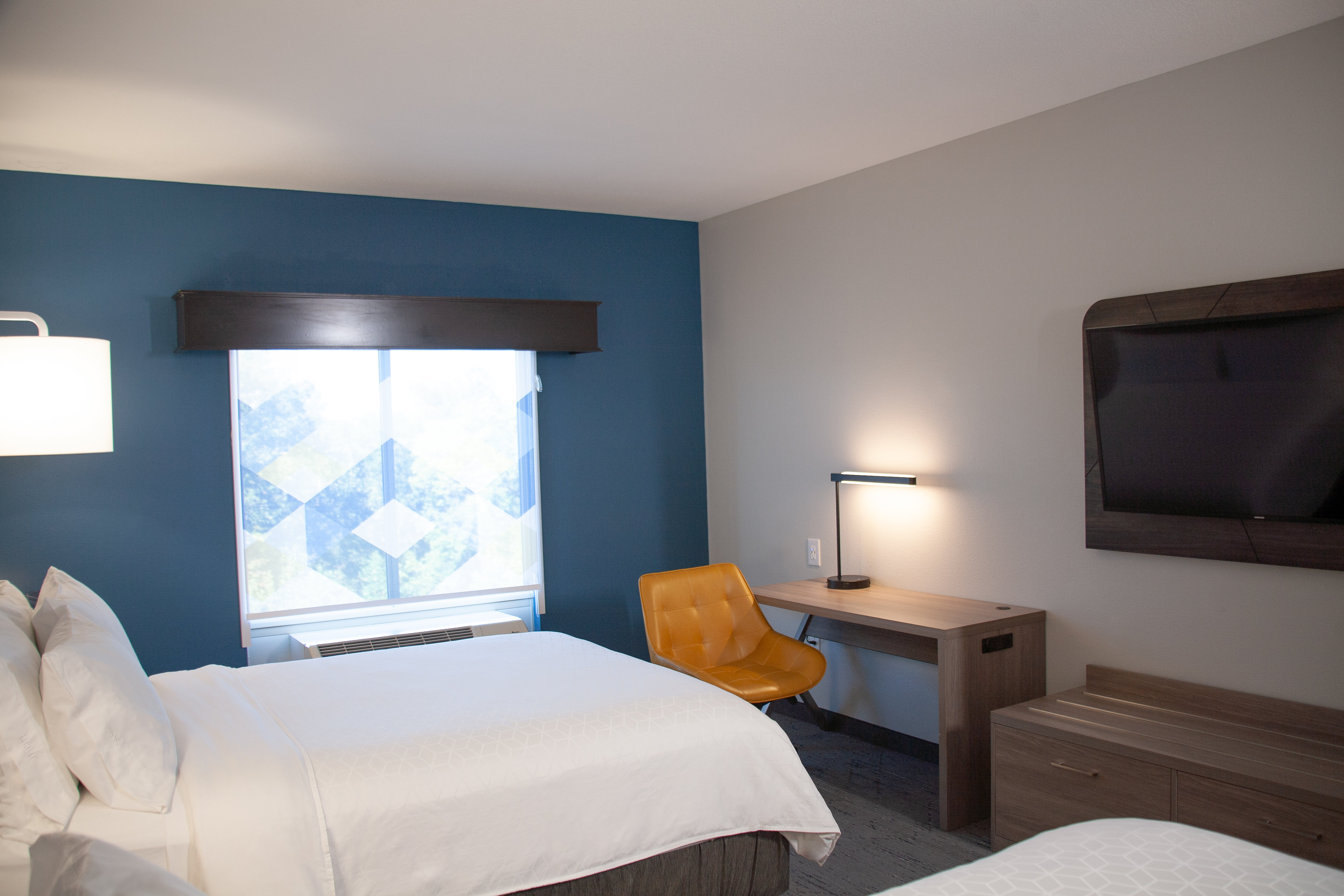 holiday inn express and suites overland park by ihg