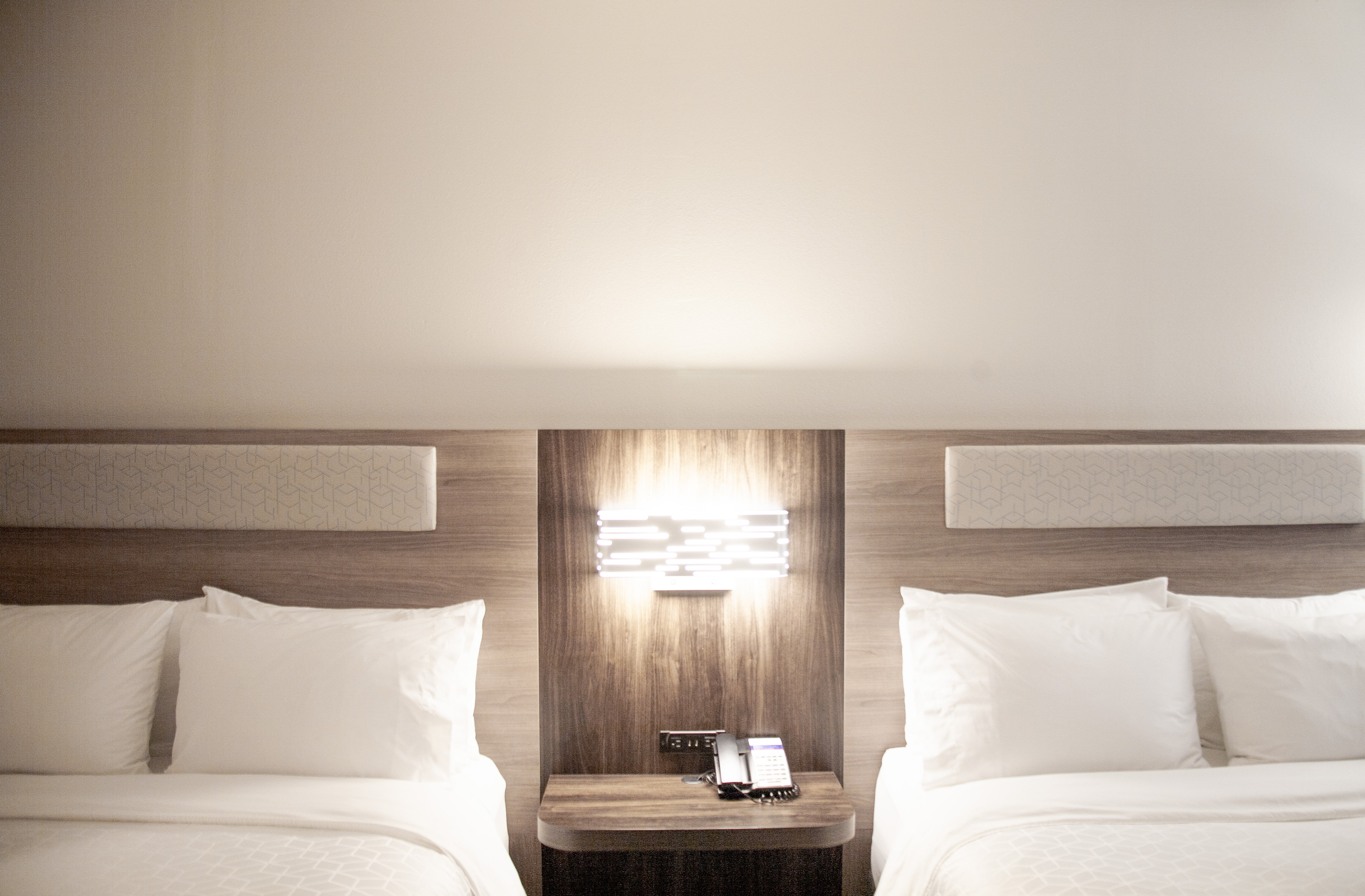 holiday inn express and suites overland park by ihg