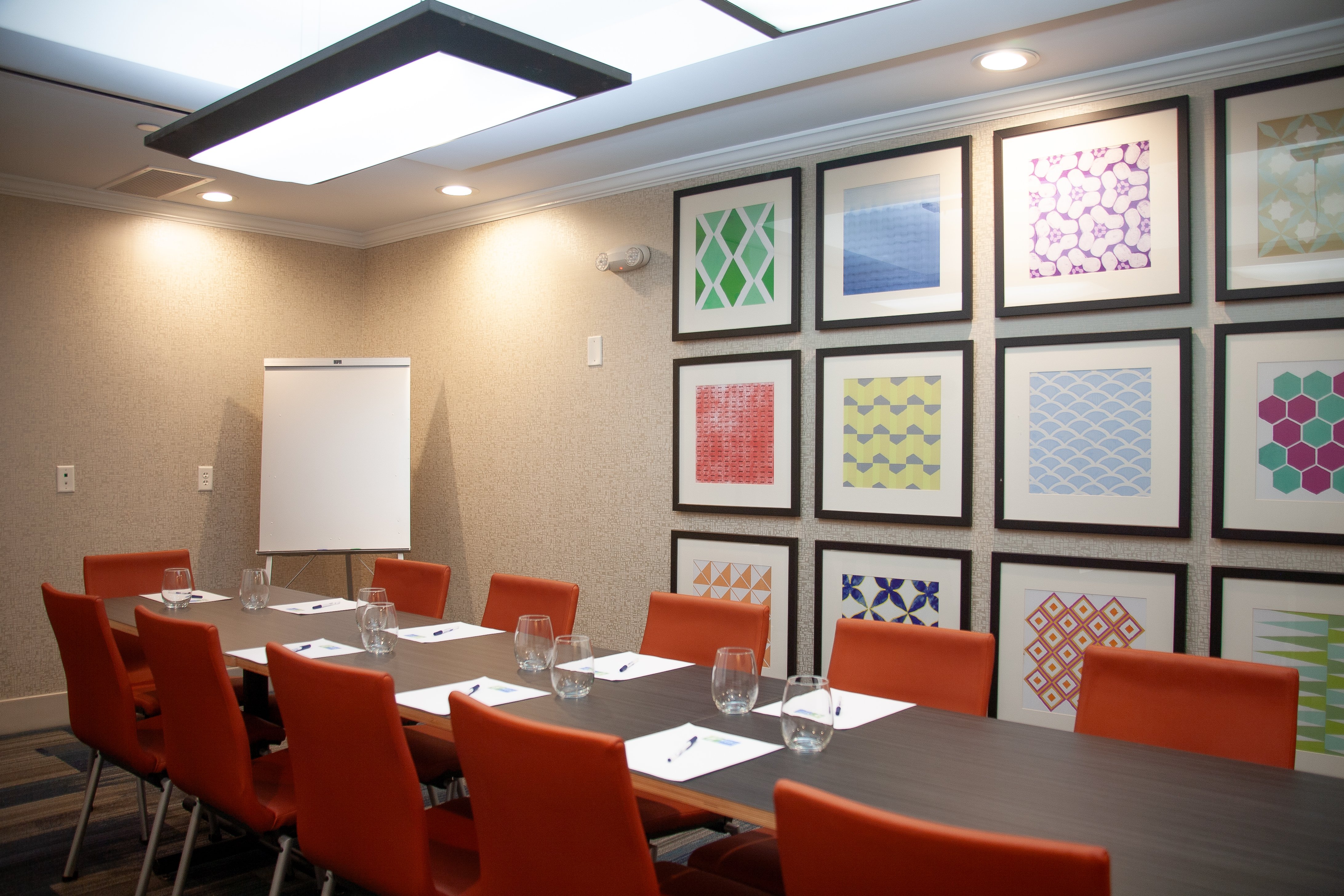 holiday inn express and suites overland park by ihg