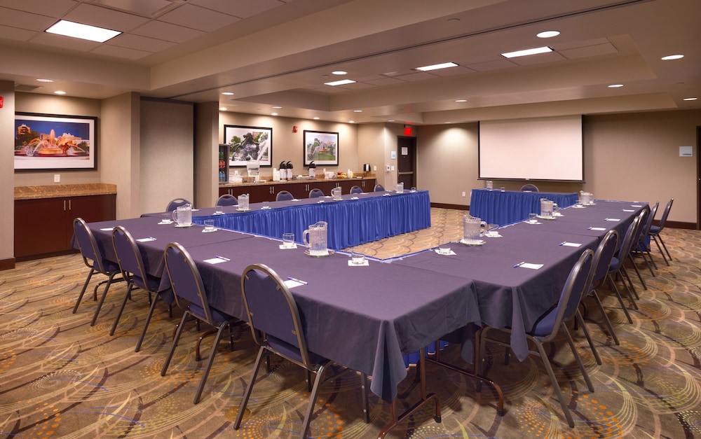 holiday inn express and suites overland park by ihg