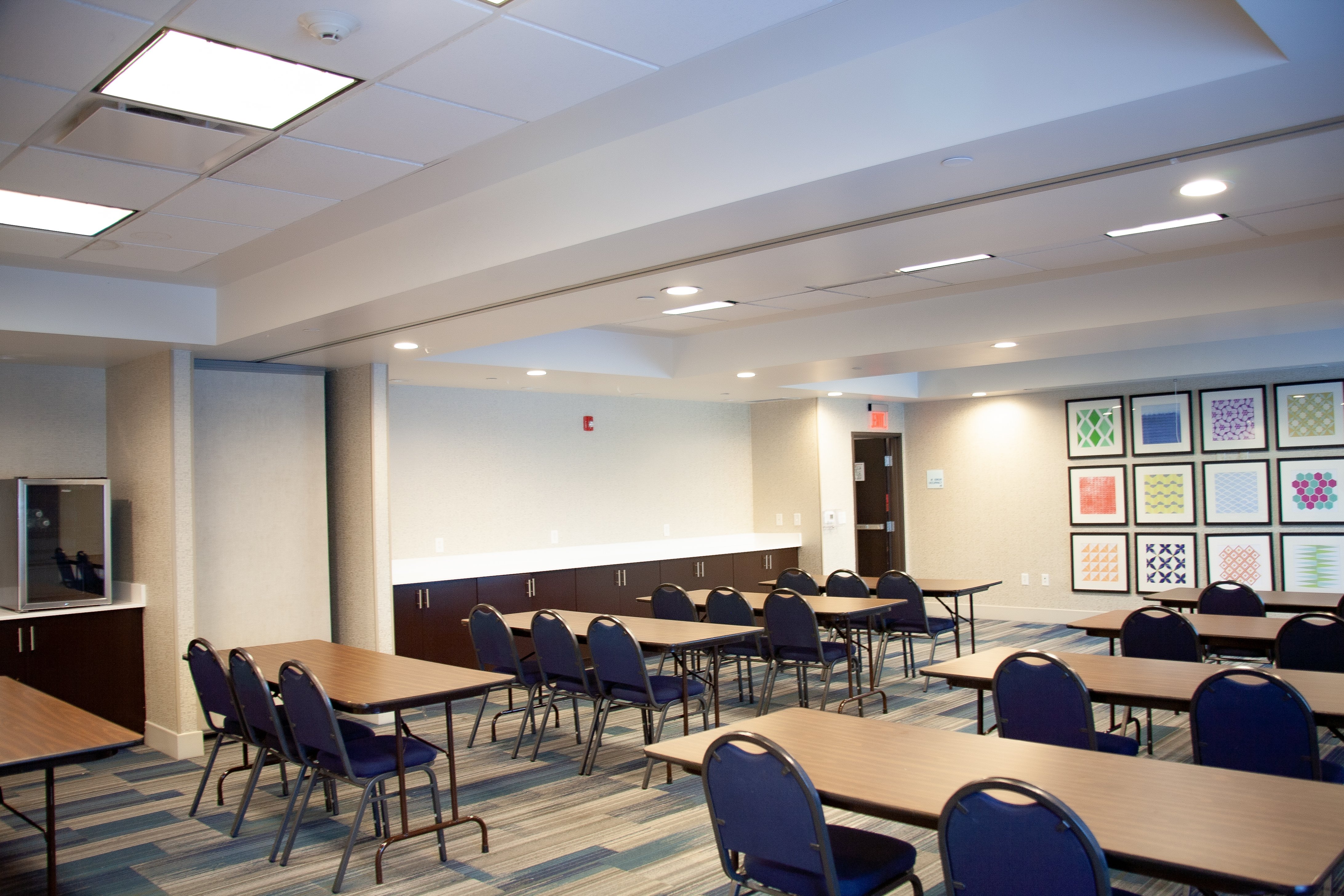 holiday inn express and suites overland park by ihg