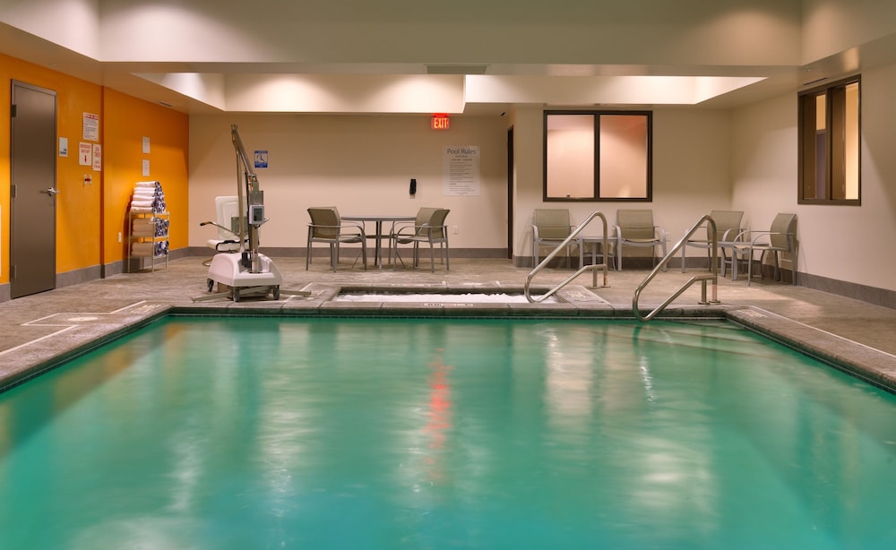 holiday inn express and suites overland park by ihg