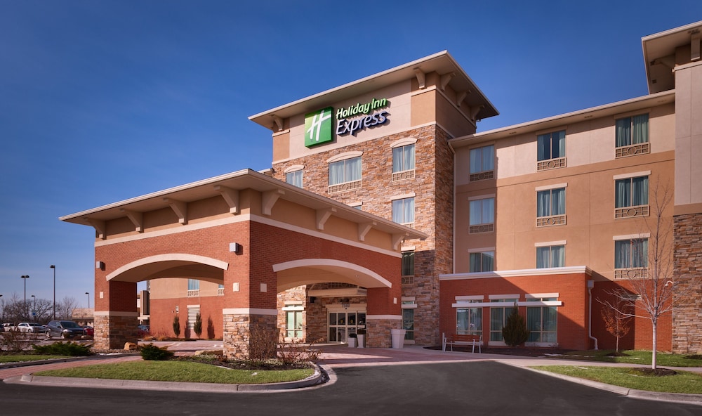holiday inn express and suites overland park by ihg
