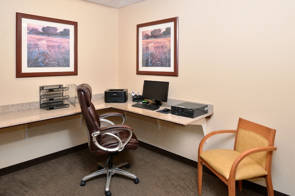 candlewood suites northeast kansas city by ihg
