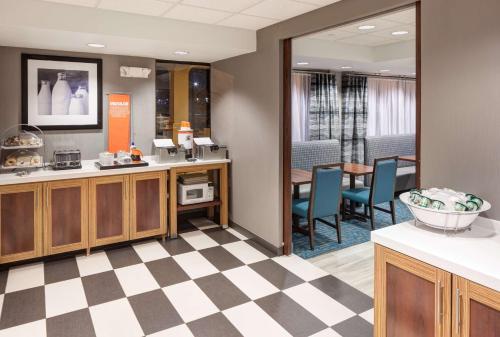 hampton inn kansas city liberty
