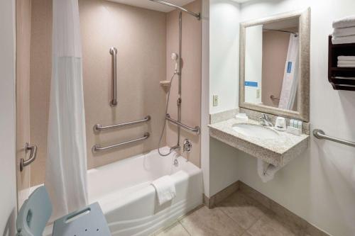hampton inn kansas city liberty